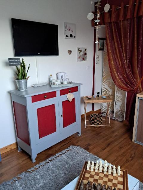Bed and Breakfast Aux Volets Bleus Sibiril Exterior foto